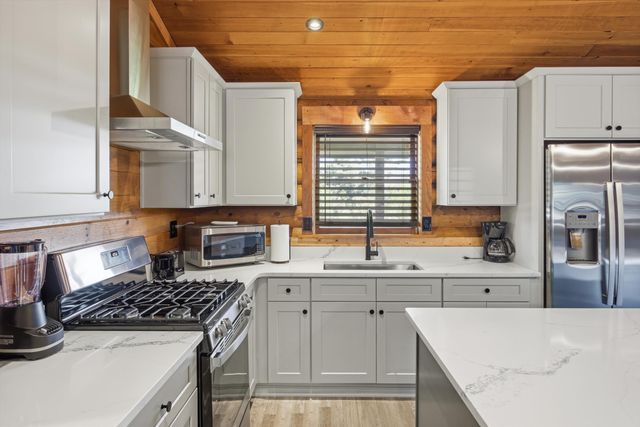 594 Shawnee Trail, Chatsworth, GA 30705