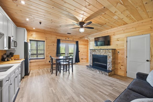 594 Shawnee Trail, Chatsworth, GA 30705