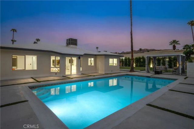 1657 S Sunrise Way, Palm Springs, CA 92264