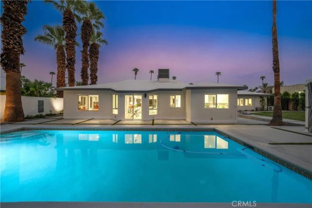 1657 S Sunrise Way, Palm Springs, CA 92264