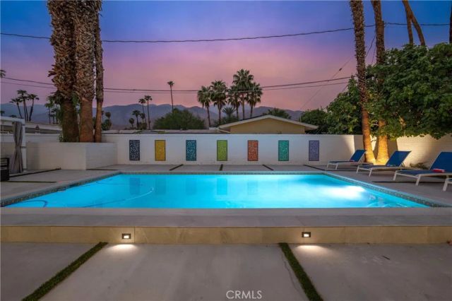 1657 S Sunrise Way, Palm Springs, CA 92264