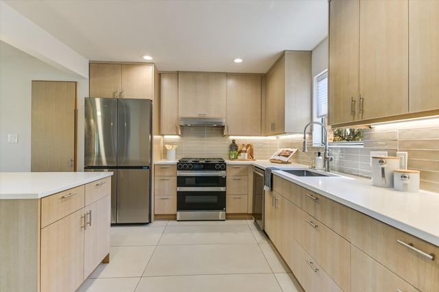 1923 Cypress PT W, Austin, TX 78746