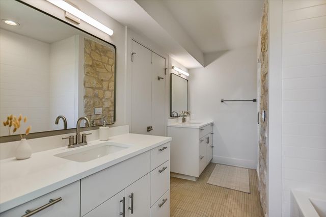 1923 Cypress PT W, Austin, TX 78746