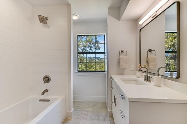 1923 Cypress PT W, Austin, TX 78746