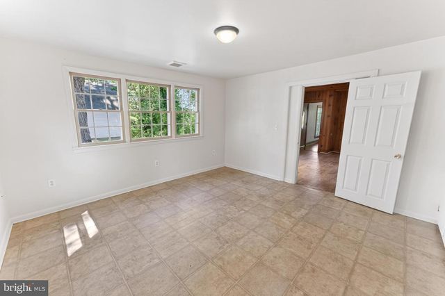 28266 RIVERSIDE DR, Fruitland, MD 21826