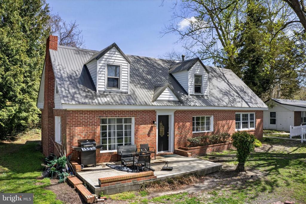 Image 1 of property listing at 28266 RIVERSIDE DR, Fruitland, MD 21826