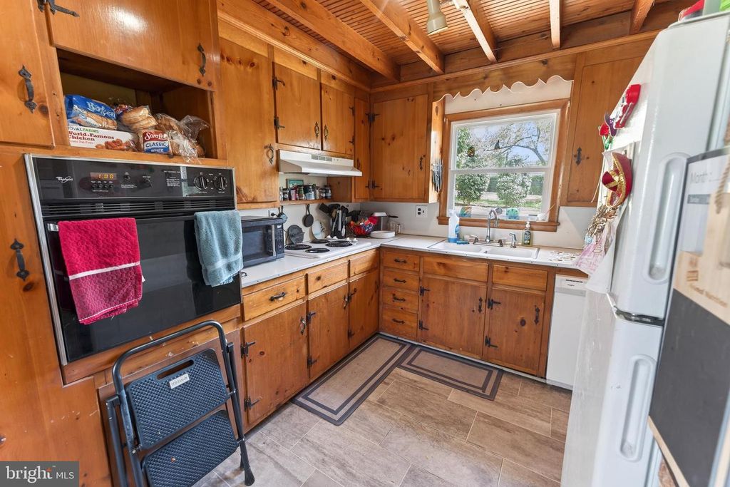 Image 15 of property listing at 28266 RIVERSIDE DR, Fruitland, MD 21826