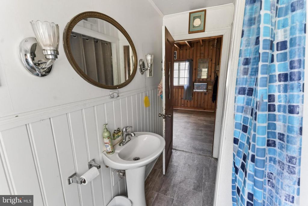 Image 21 of property listing at 28266 RIVERSIDE DR, Fruitland, MD 21826