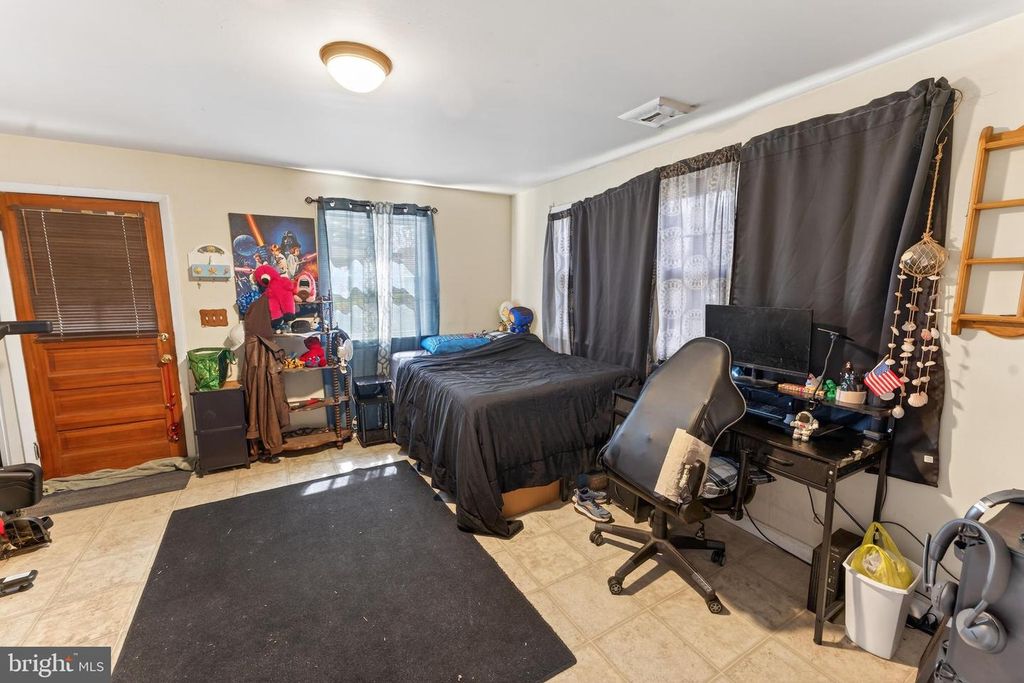 Image 23 of property listing at 28266 RIVERSIDE DR, Fruitland, MD 21826