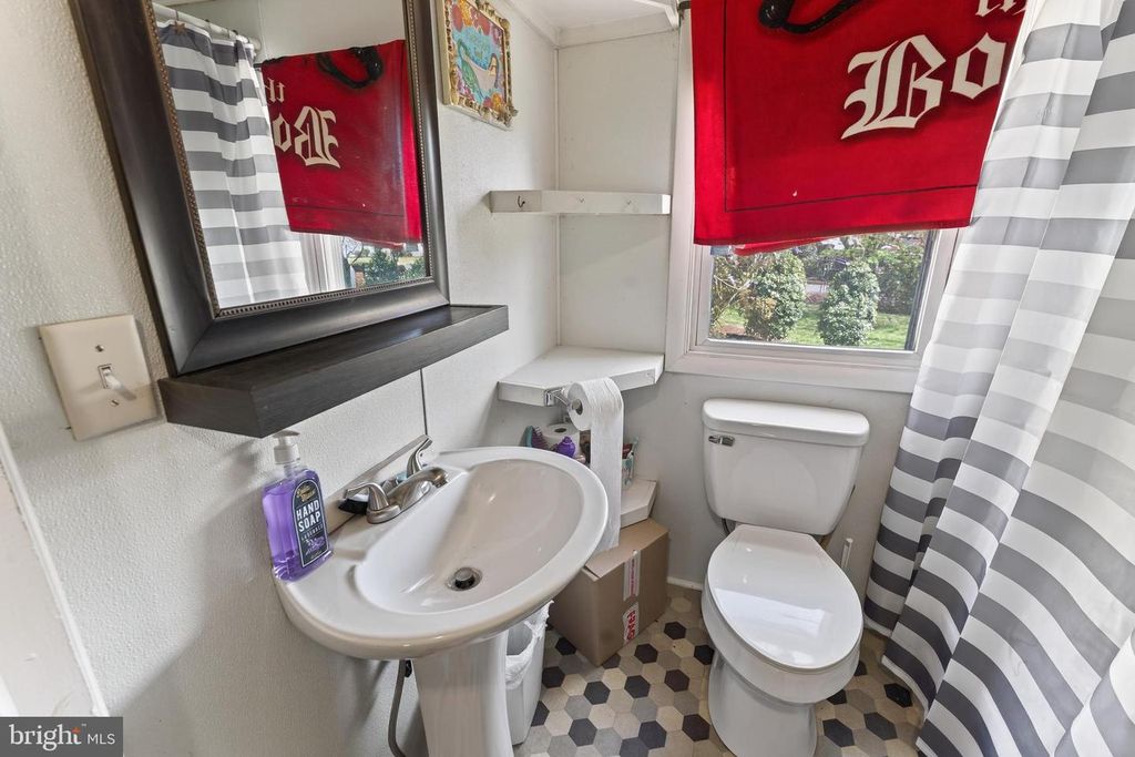 Image 32 of property listing at 28266 RIVERSIDE DR, Fruitland, MD 21826