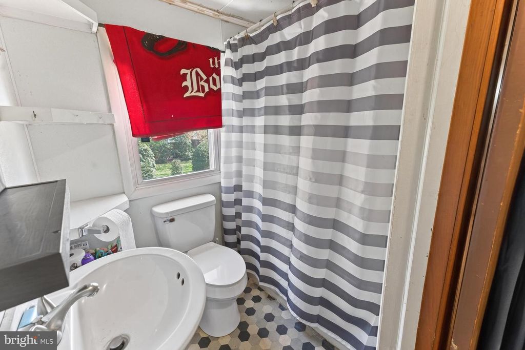 Image 33 of property listing at 28266 RIVERSIDE DR, Fruitland, MD 21826