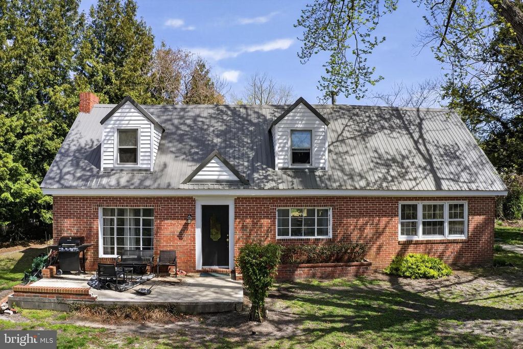 Image 6 of property listing at 28266 RIVERSIDE DR, Fruitland, MD 21826