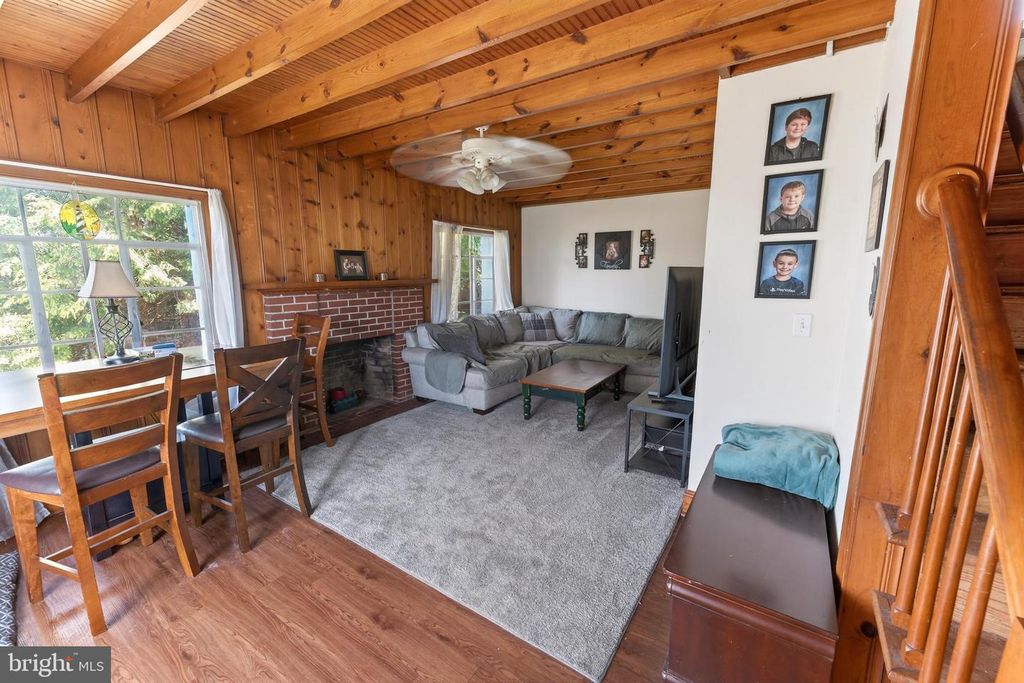 Image 8 of property listing at 28266 RIVERSIDE DR, Fruitland, MD 21826