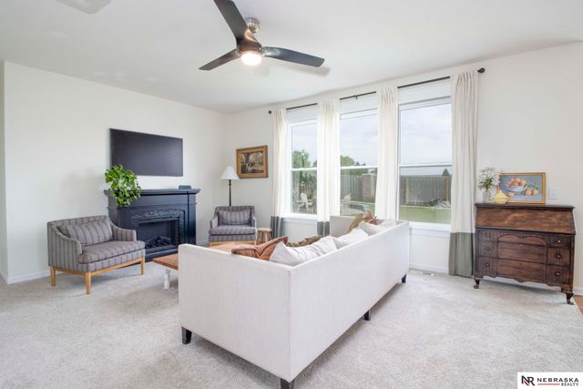 10348 White Pine Road, Lincoln, NE 68527