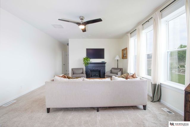 10348 White Pine Road, Lincoln, NE 68527