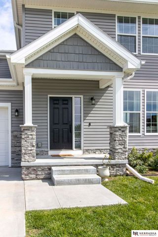10348 White Pine Road, Lincoln, NE 68527