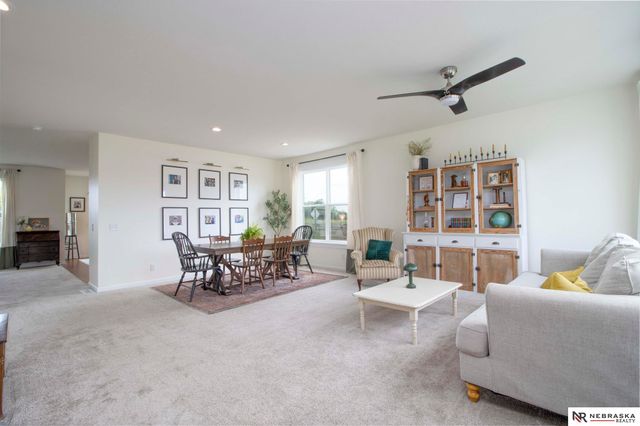 10348 White Pine Road, Lincoln, NE 68527