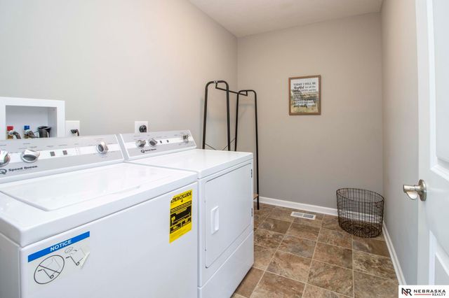 10348 White Pine Road, Lincoln, NE 68527