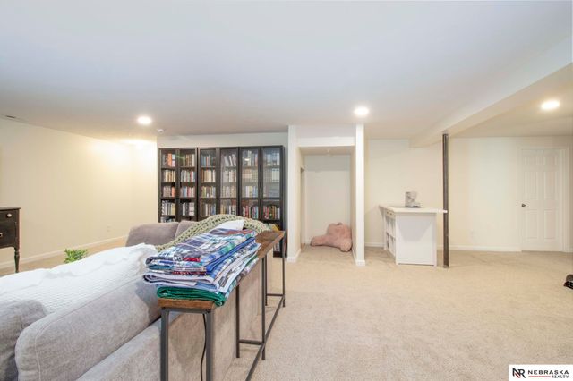 10348 White Pine Road, Lincoln, NE 68527
