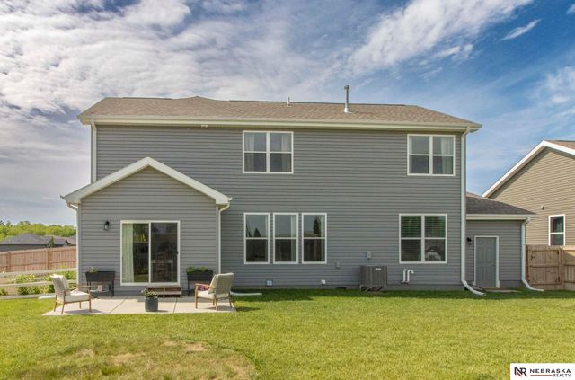 10348 White Pine Road, Lincoln, NE 68527