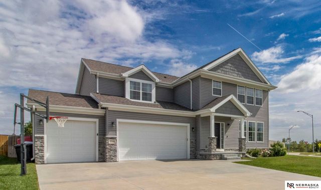 10348 White Pine Road, Lincoln, NE 68527