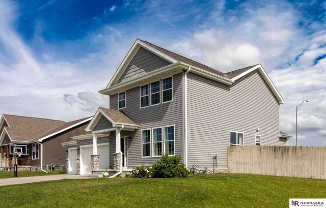 10348 White Pine Road, Lincoln, NE 68527