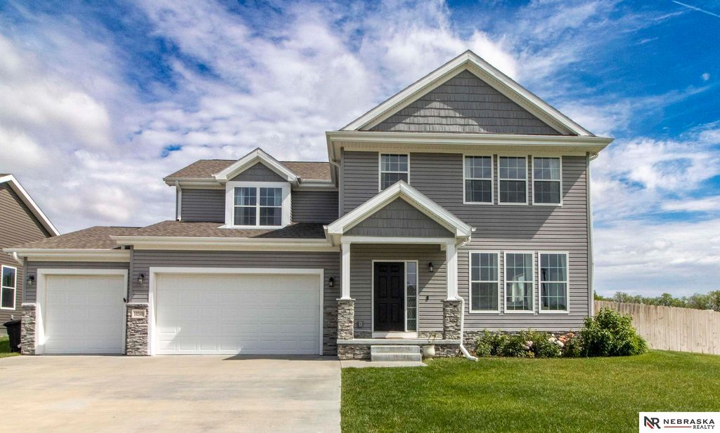 10348 White Pine Road, Lincoln, NE 68527