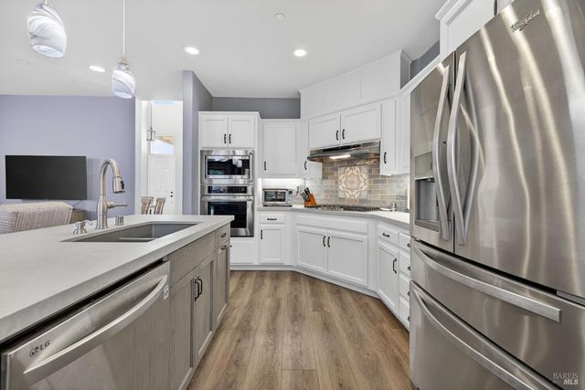 8050 Leno Dr, Windsor, CA 95492