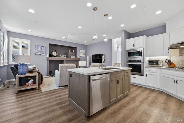 8050 Leno Dr, Windsor, CA 95492