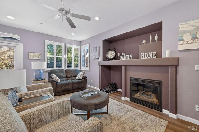 8050 Leno Dr, Windsor, CA 95492