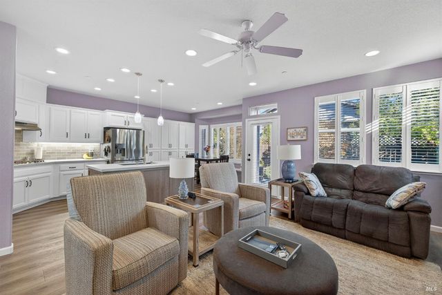 8050 Leno Dr, Windsor, CA 95492