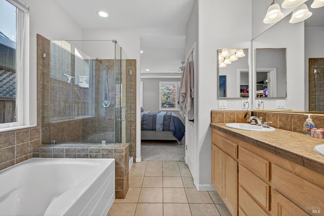 8050 Leno Dr, Windsor, CA 95492