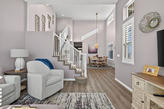 8050 Leno Dr, Windsor, CA 95492