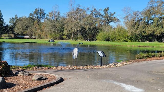 8050 Leno Dr, Windsor, CA 95492