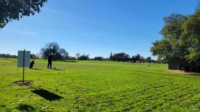 8050 Leno Dr, Windsor, CA 95492