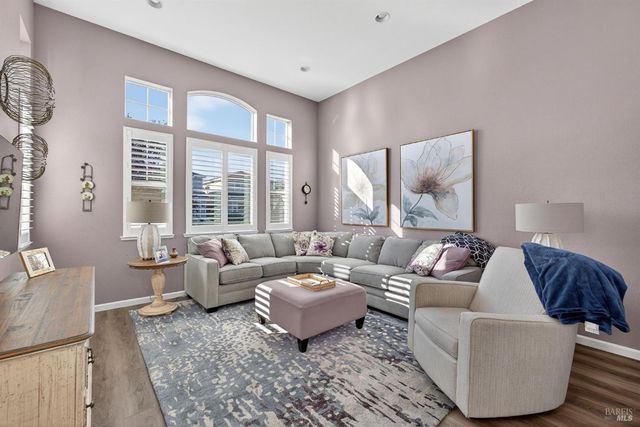 8050 Leno Dr, Windsor, CA 95492