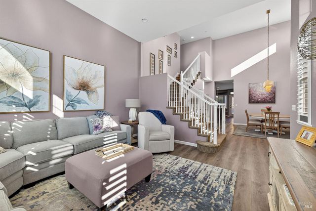 8050 Leno Dr, Windsor, CA 95492