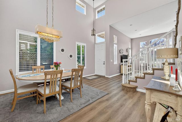 8050 Leno Dr, Windsor, CA 95492