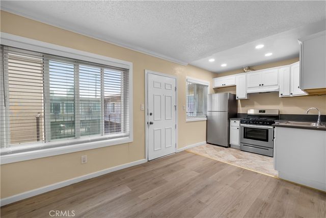 10720 Burin Avenue, Inglewood, CA 90304