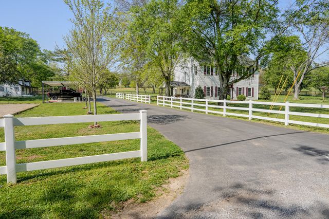 1199 Willis Branch Rd, Goodlettsville, TN 37072