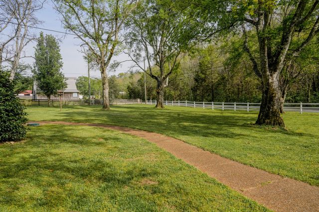 1199 Willis Branch Rd, Goodlettsville, TN 37072