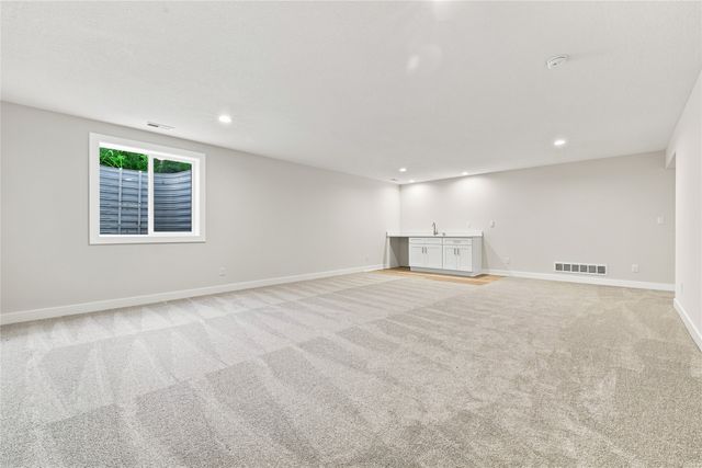 580 NW Georgetown Drive, Waukee, IA 50263