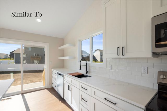 580 NW Georgetown Drive, Waukee, IA 50263