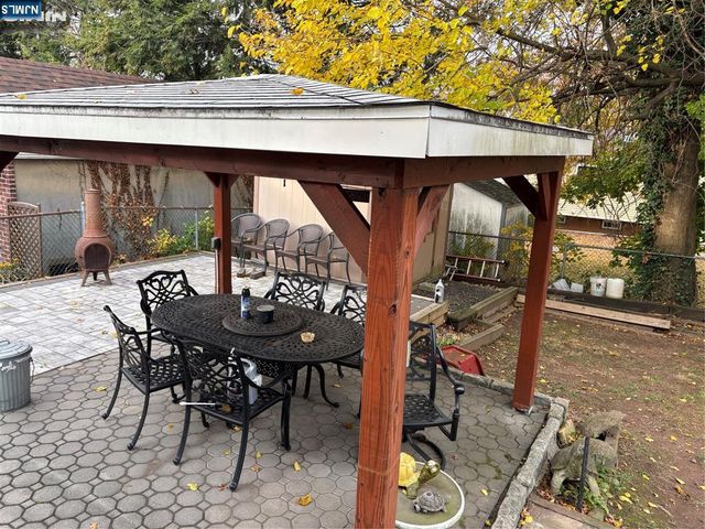 206 Amsterdam Avenue, Roselle, NJ 07203