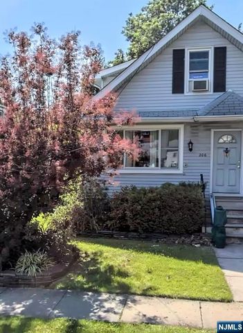 206 Amsterdam Avenue, Roselle, NJ 07203