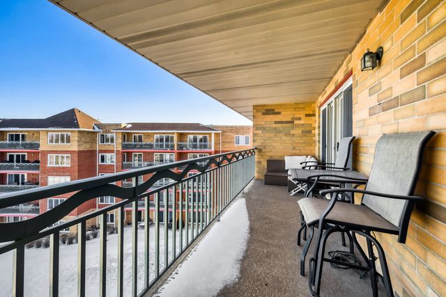 720 Creekside Drive 503, Mount Prospect, IL 60056