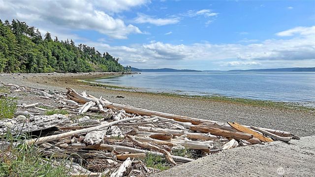 127 W Admirality Way, Camano Island, WA 98282