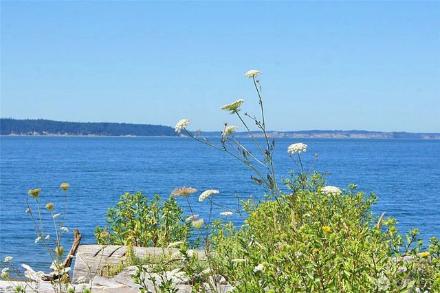 127 W Admirality Way, Camano Island, WA 98282