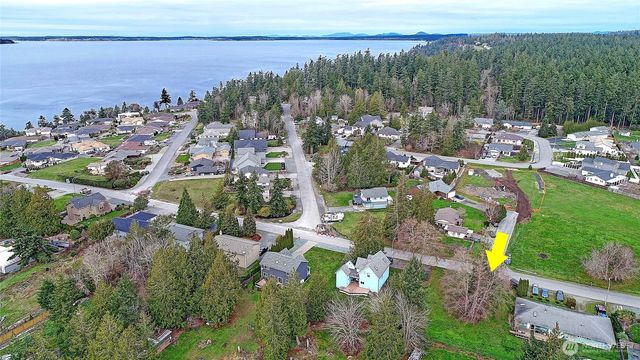 127 W Admirality Way, Camano Island, WA 98282