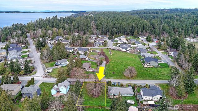 127 W Admirality Way, Camano Island, WA 98282